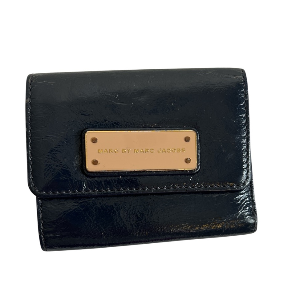 Marc by Marc Jacobs Glossy Black Small Wallet – Gold Logo Plate